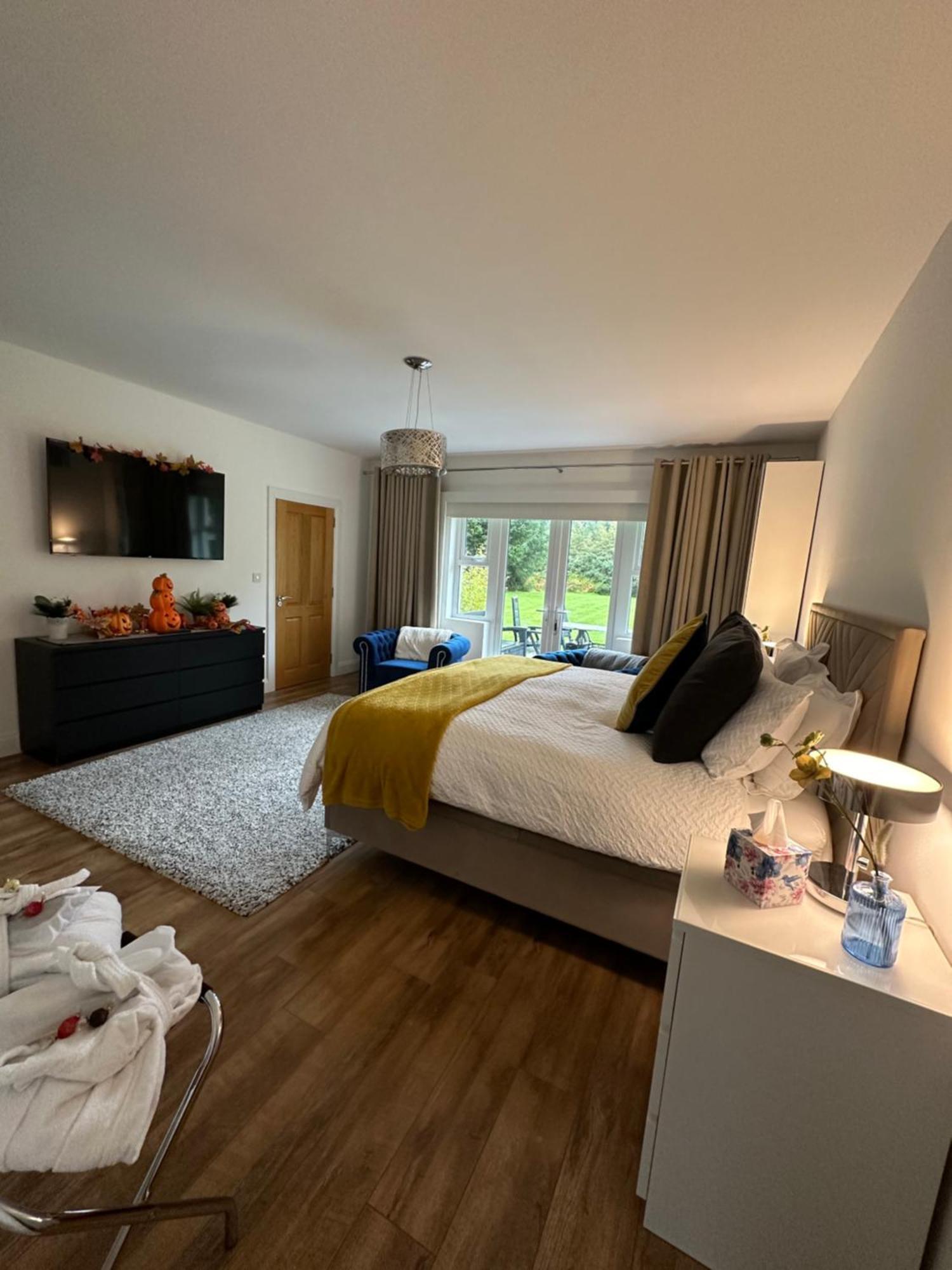 Forest Path Luxury Studio Apartment With Large Bedroom Bathroom And Sauna Sleeps Up To 4 Ballynahinch Экстерьер фото