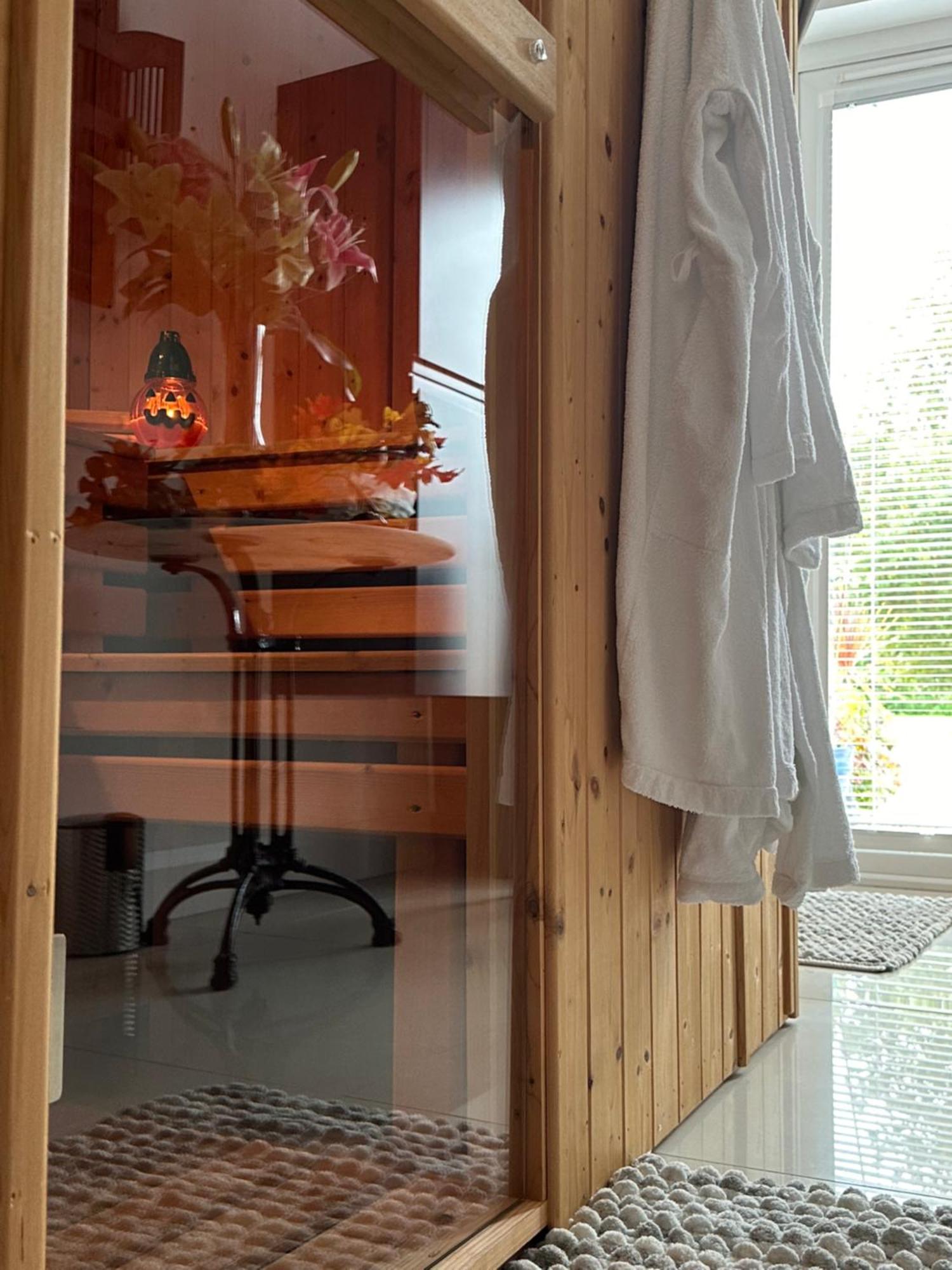 Forest Path Luxury Studio Apartment With Large Bedroom Bathroom And Sauna Sleeps Up To 4 Ballynahinch Экстерьер фото